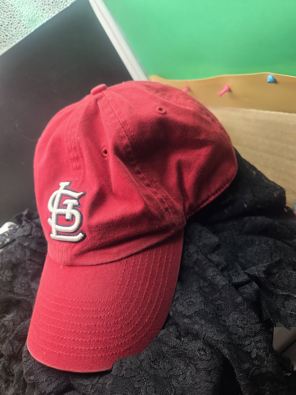 New Era St. Louis Cardinals baseball cap with an adjustable strap.